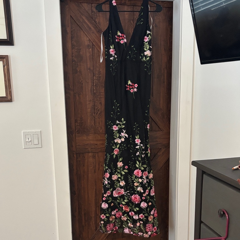 Lulu's Soirée Blossom Black Embroidered Flora Maxi Dress